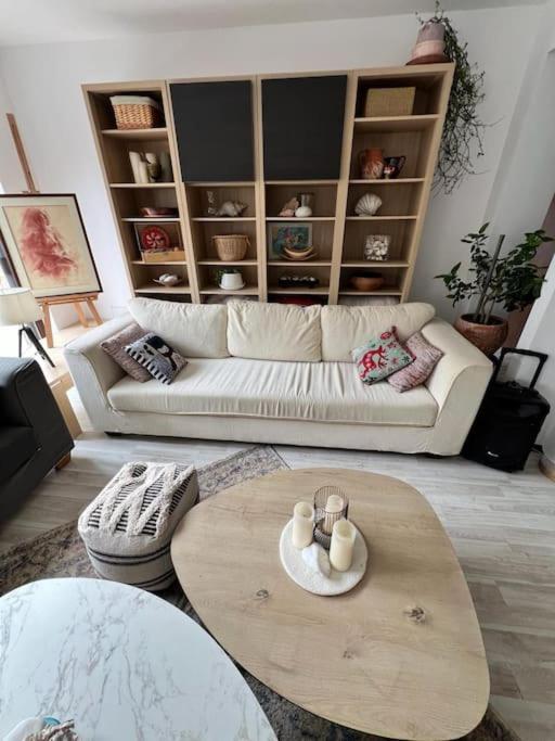 Kazanlak Large Guest House Apartment Near The Center With Full Kitchen & Dining Room, King Beds, Garden Patio, Free Parking & Self Check-In Luaran gambar