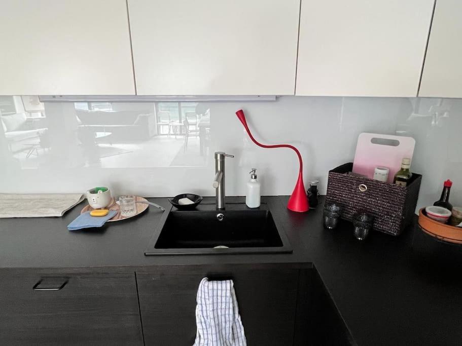 Kazanlak Large Guest House Apartment Near The Center With Full Kitchen & Dining Room, King Beds, Garden Patio, Free Parking & Self Check-In Luaran gambar