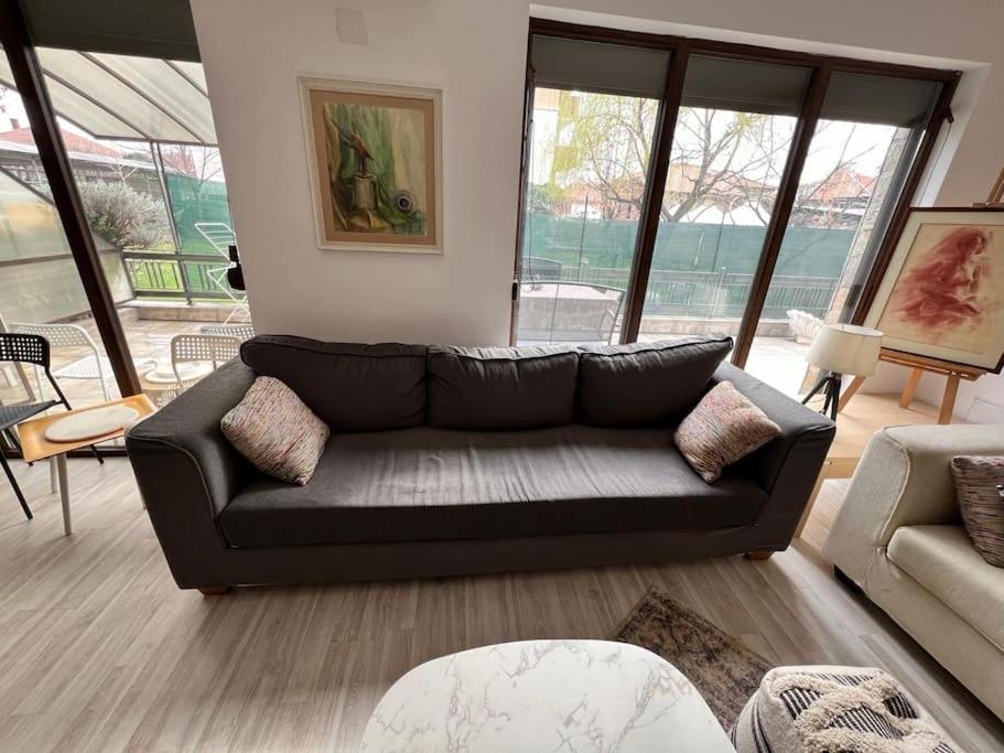 Kazanlak Large Guest House Apartment Near The Center With Full Kitchen & Dining Room, King Beds, Garden Patio, Free Parking & Self Check-In Luaran gambar