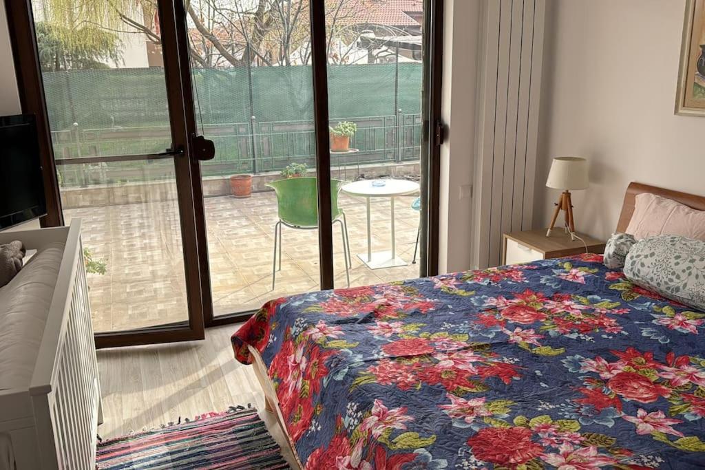 Kazanlak Large Guest House Apartment Near The Center With Full Kitchen & Dining Room, King Beds, Garden Patio, Free Parking & Self Check-In Luaran gambar